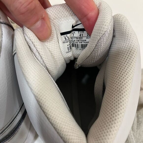 Nike White and Gray Sneakers - Picture 3 of 8